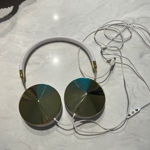 Frends gold headphones